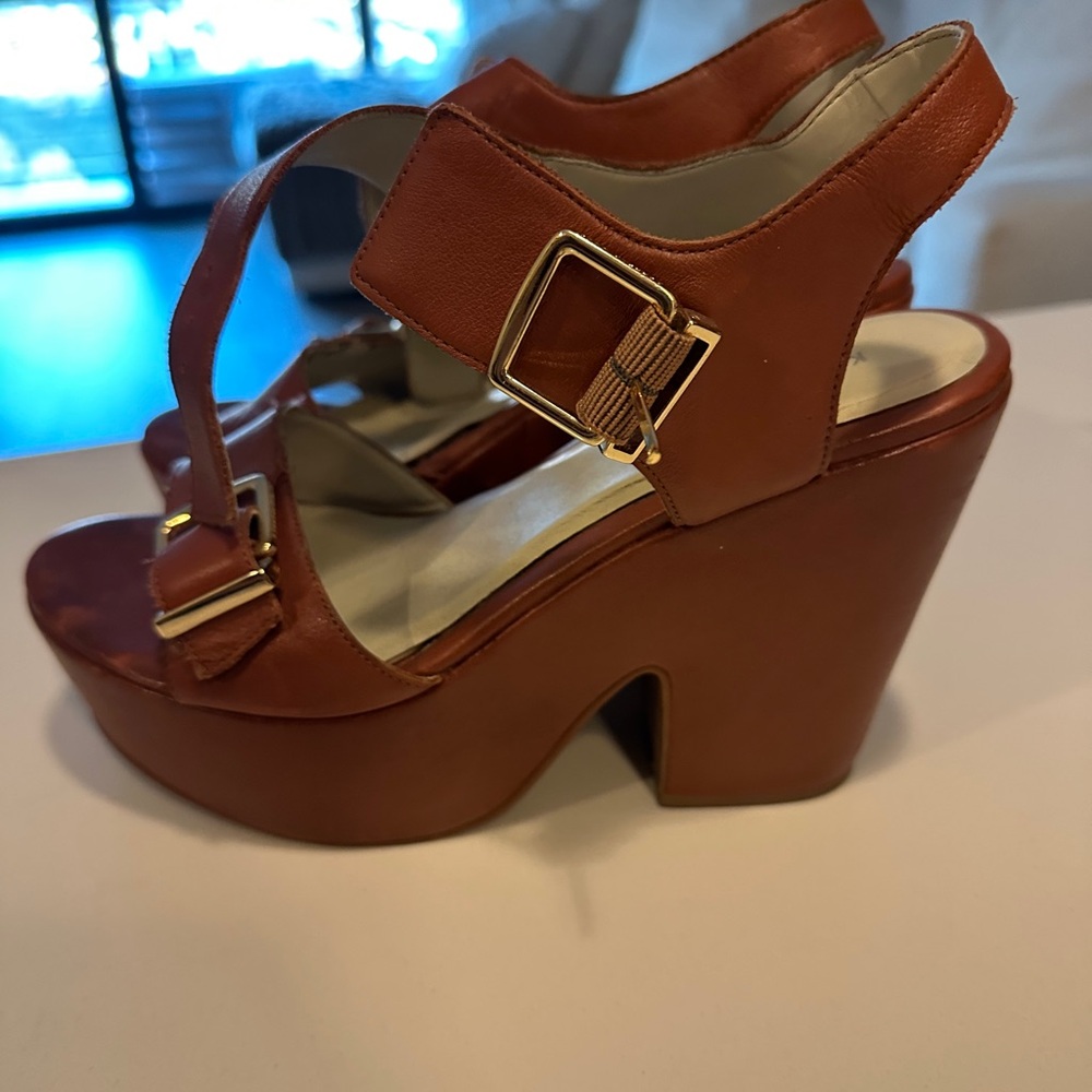 Kenneth Cole New York Tan Platform Sandals - Picture 4 of 6